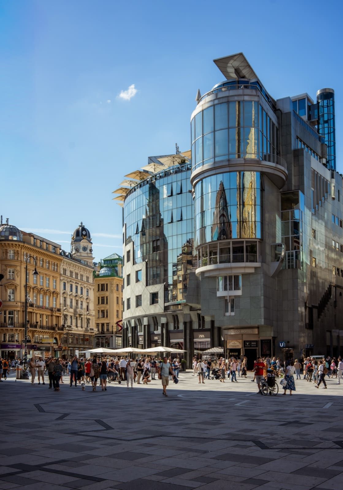Haas-Haus glass facade at Stephansplatz on a sunny afternoon, Best Alex Shots, Vienna