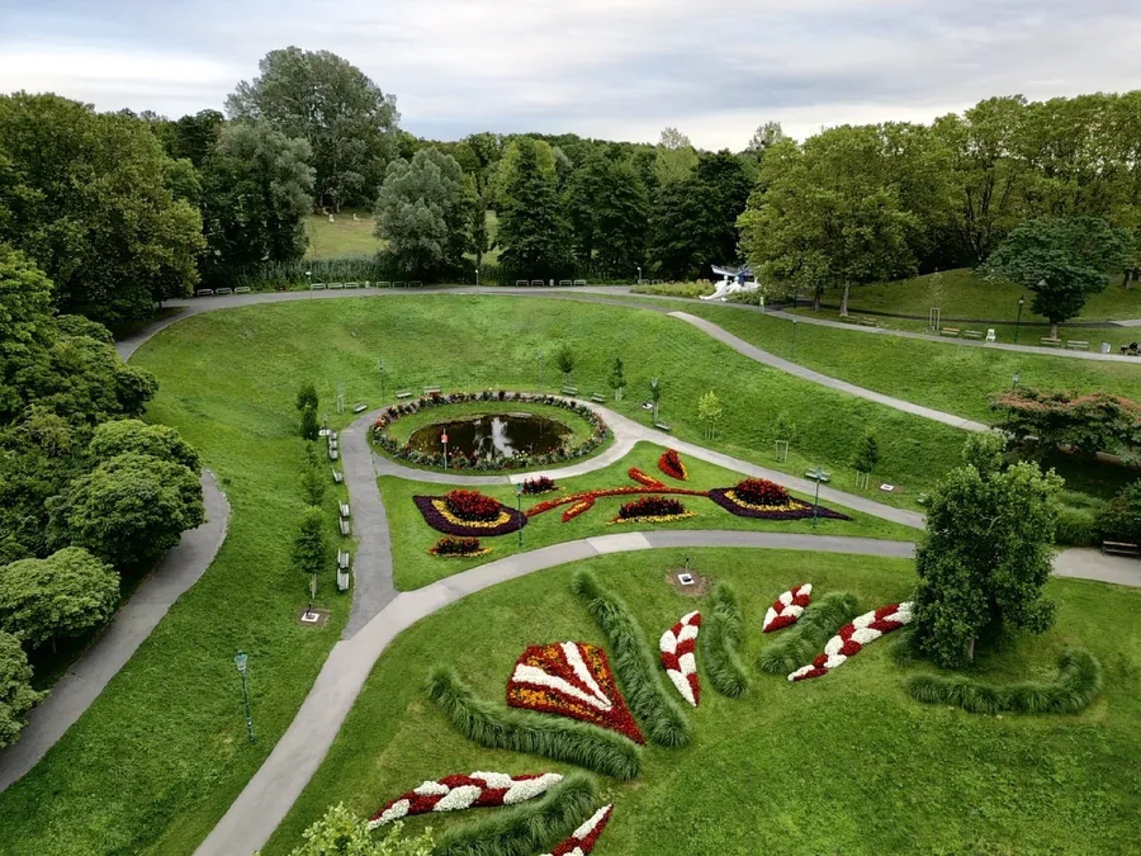 Vienna park aerial — flower beds — Best Alex Shots, Vienna